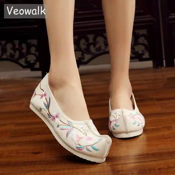

Veowalk Pointed Toe Women Slip on Canvas Costume Flat Shoes, Floral Embroidered Ladies Cotton Ballerinas Comfort Platform Shoes