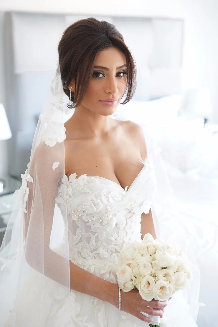 vestido-de-noiva-2016-Elegant-Sweetheart-Tulle-Appliques-Lace-A-Line-Princess-Wedding-Dresses-Bridal-Gown (1)