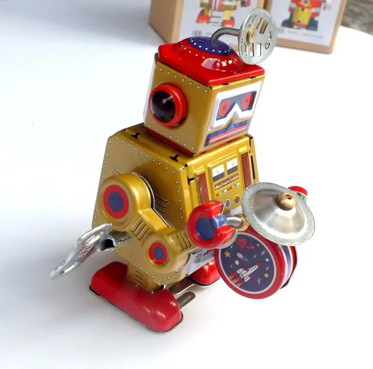 Classic Wind Up Walking Radar Robot Tinplat Toy Gift Mechanical