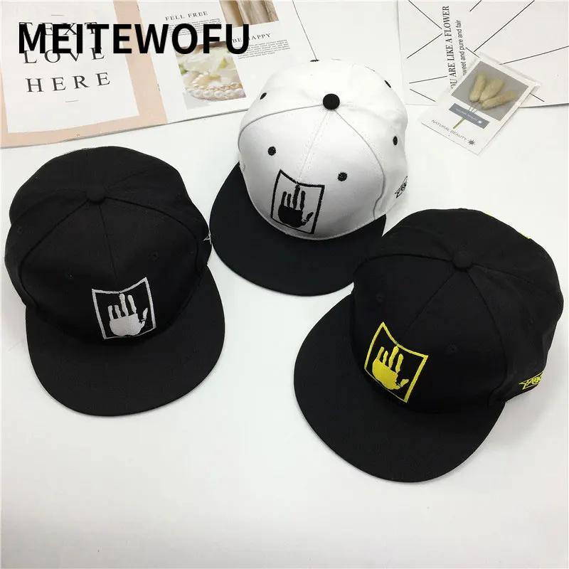 

2019 tide fashion hat gesture embroidery baseball cap men and women black and white wild hip hop hats casual sunshade flat caps
