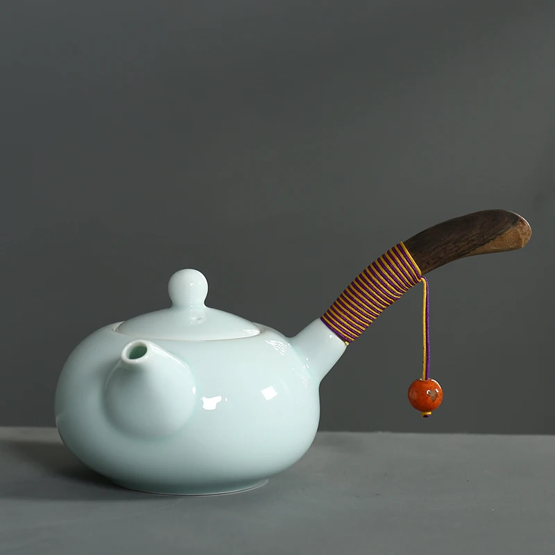 

Hand Made Japanese Style Celadon Teapots Ceramic Kung Fu Tea Set With Wooden Handle Chinese Porcelain Chinaware Tea Kettle