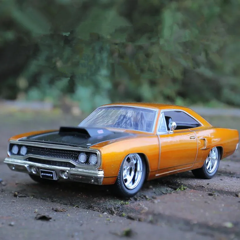 JADA Plymouth ROAD RUNNER 1:24 литая металлическая модель автомобиля зарядное устройство R/T