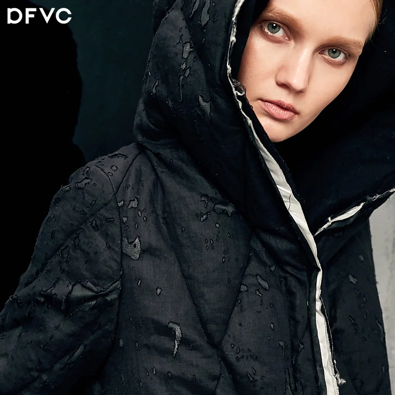 

The new European winter dfvc2017 easing profile old Hooded Jacket thickened knee long coats in female