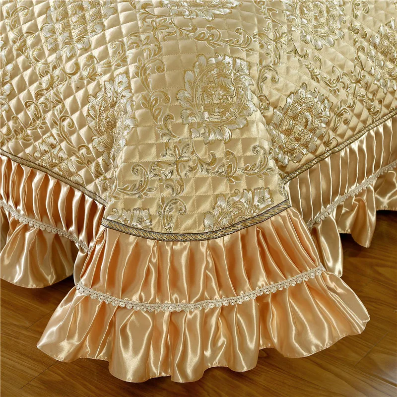 Golden Wine red Pink Luxury European High Quality Silk Jacquard Fabric Thick Blanket lace Bedspread Bed sheet pillowcases 3pcs|Покрывало| |