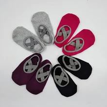 2 дюжины/24 Пара Для женщин крестообразная шнуровка Йога носки Пилатес бальных танцев нескользящие носки спортивные хлопковые носки