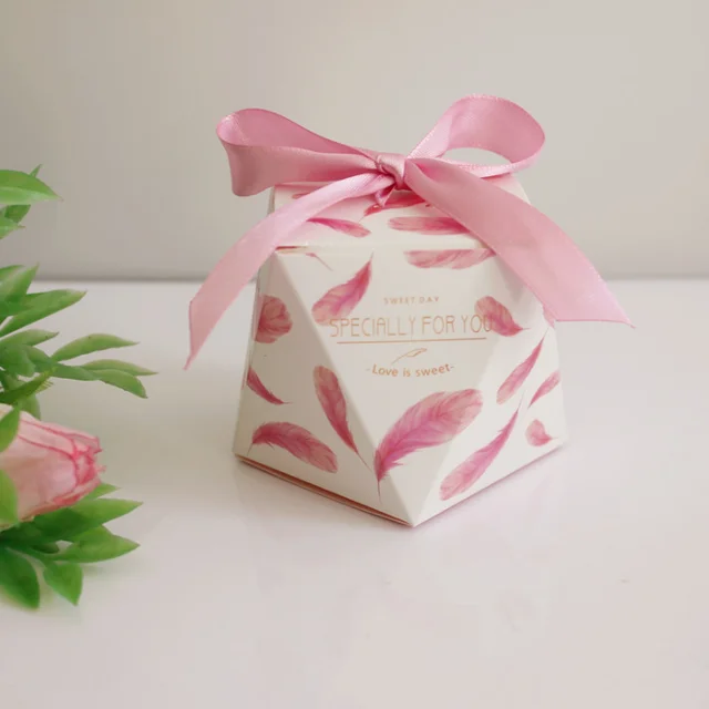 200pcs European Pink Yellow Purple Wedding Favors Candy Bo Party 200pcs European Pink Yellow Purple Wedding Favors Candy Bo Party Return Gift Box Oniera Souvenirs Giveaways