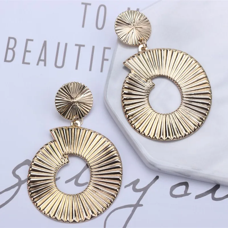 gold earring