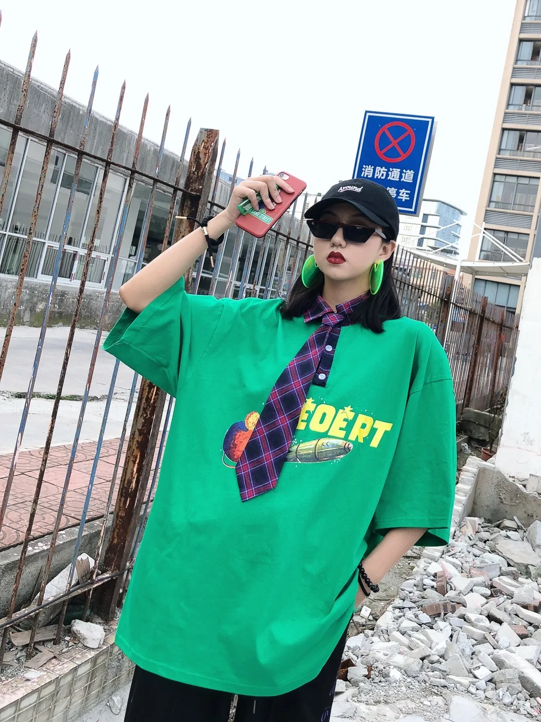 Harajuku Street personity colligation решетки Boyfriend Wind с пятью рукавами Свободная футболка средней длины летние футболки