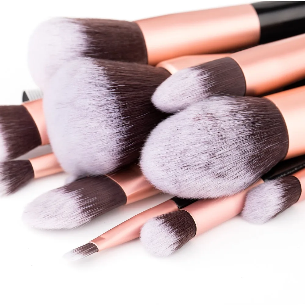 Makeup brushes (3)