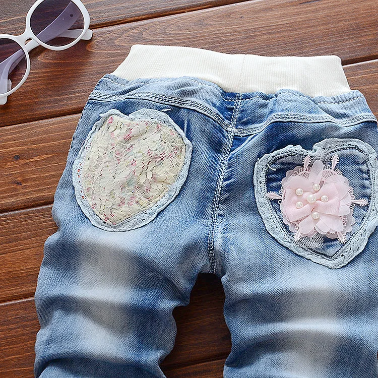 017 брендовая модная одежда для малышей Детские джинсы с кружевными цветами для девочек Хлопковые Штаны с бантом для малышей, От 1 до 2 лет, очень красивые и