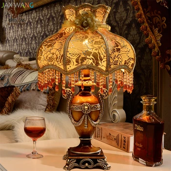 

Retro Resin Desk Table Lamps Luxury Study Warm Energy-saving European Table Lights Bedroom Bedside Palace Carving Lamp Fixtures