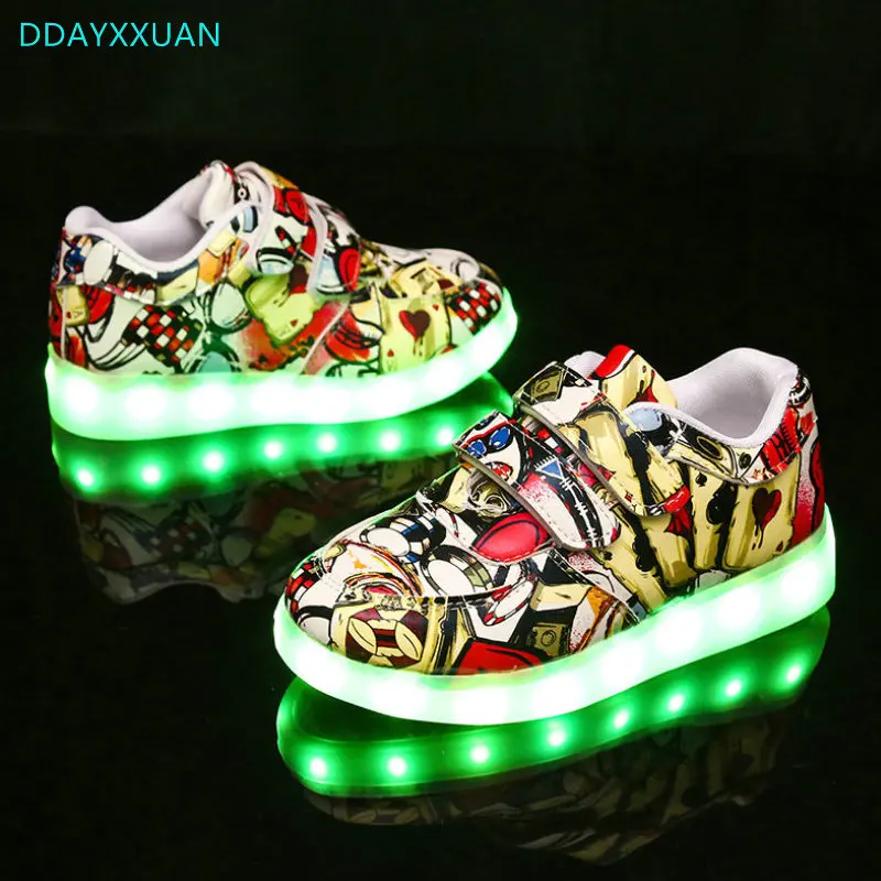 

Kids Led Shoes Glowing Sneakers with Backlight 2018 USB Illuminated Krasovki Luminous Sneakers Boys&Gilrs Led Light Up Sneakers