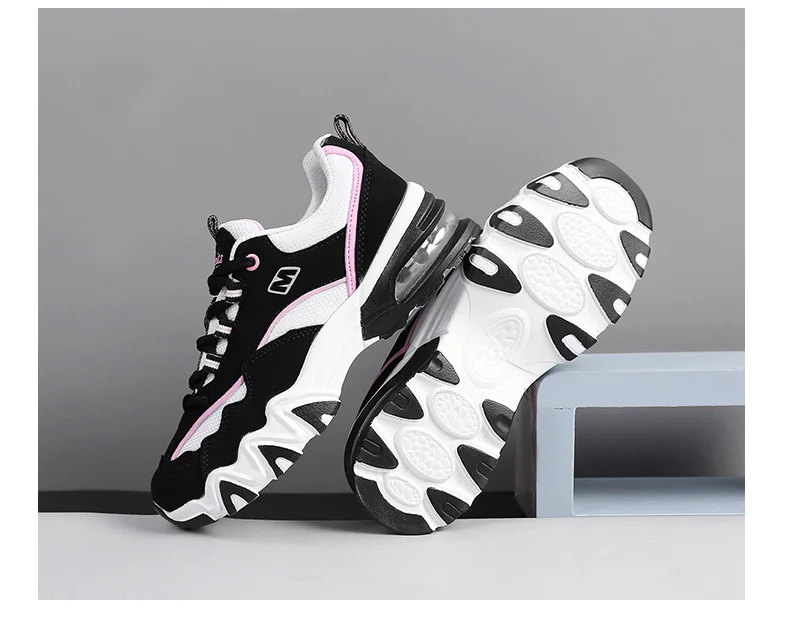 Running shoes (21)