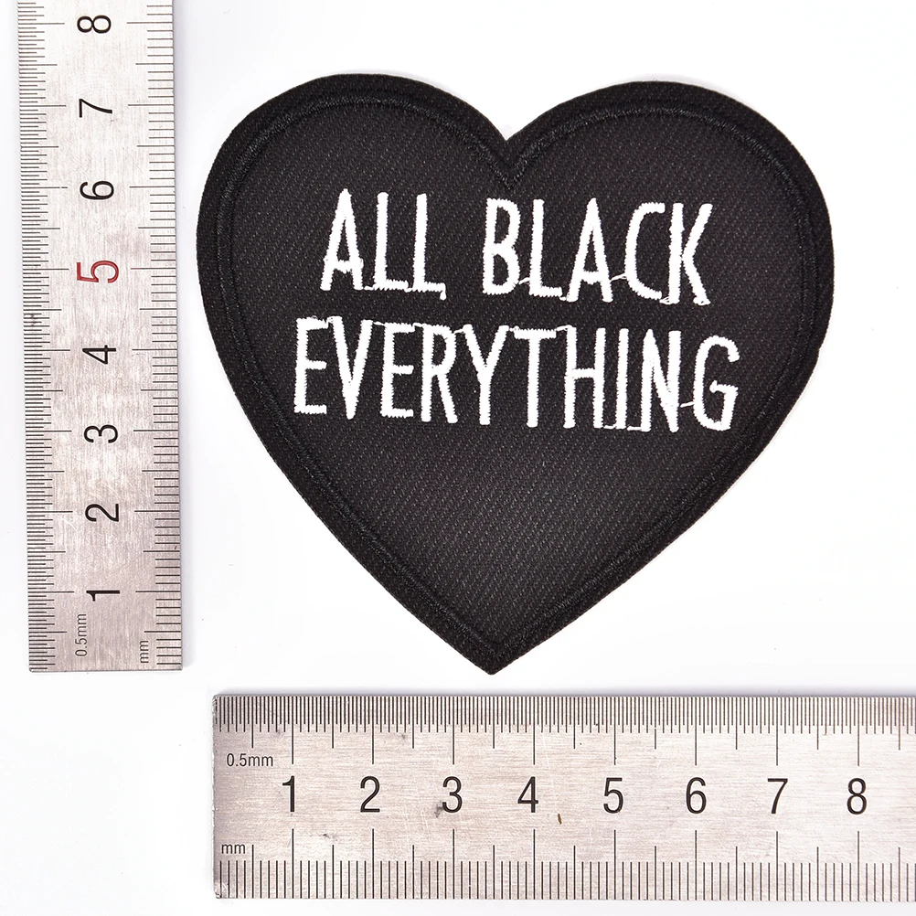 1Pcs Embroidered Patch for Clothing 7.9cmx7.5cm Iron on Sew Applique Cute Fabric Clothes Shoes Bags Decoration Patches