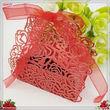 2017 Nova 50 pçs/set Caixas Dos Doces da Festa de Casamento de Corte A Laser Oco Carriage Baby Shower Favors Presentes Fontes Do Casamento 5zSH123