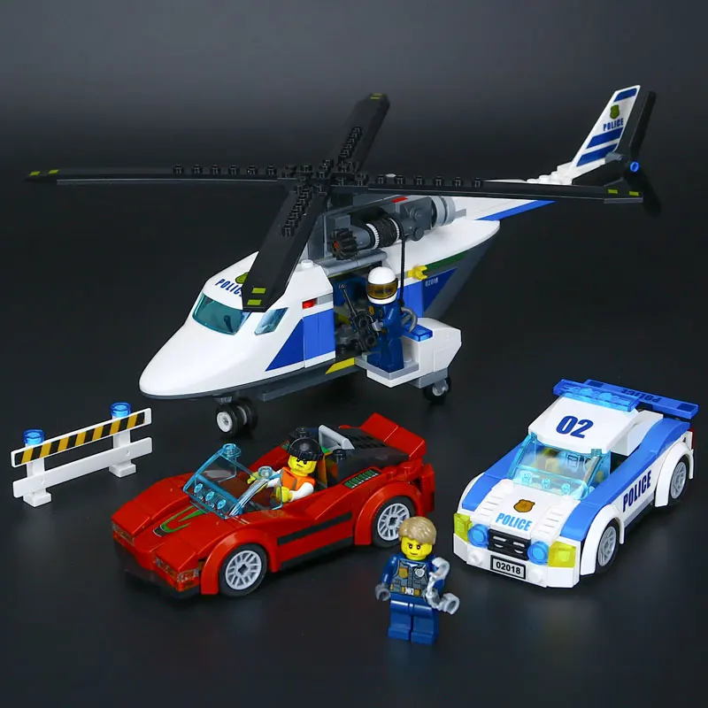 

LEPIN 02017 Mobile police station and City Police High-Speed Chase Set For Children Compatible Legoinglys Self-Locking Toys