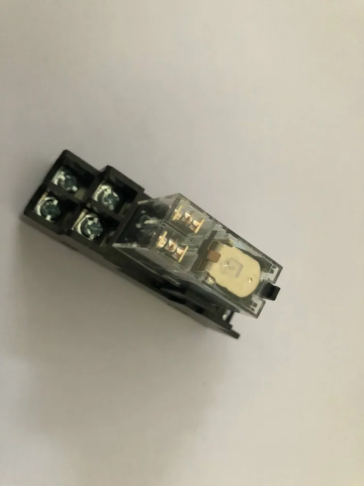 

1set G2R-2-S G2R-2-SN 12VDC 24VDC 110VAC 220VAC DPDT Relay with socket