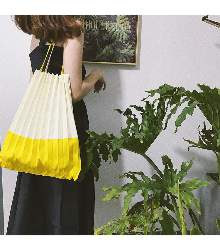

2019 Japanese Style Please Pleats Causal Tote Bag Canvas Large Capacity ME Shoulder Bag issey vertical-pleats miya Candy Color