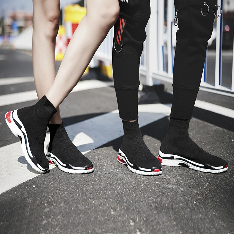 

2018 Black Comfortable Mens Walking Shoes Breathable Women Sneakers Unisex Couple Shoes Socks Shoes Perfect High Top Sport Boots