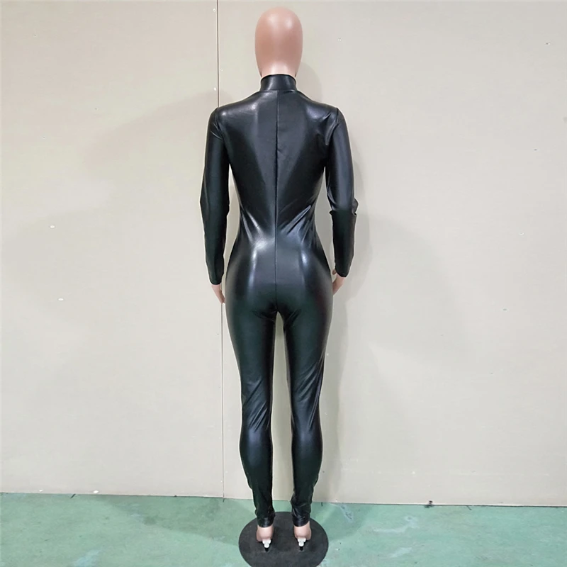 9841670975_921294857