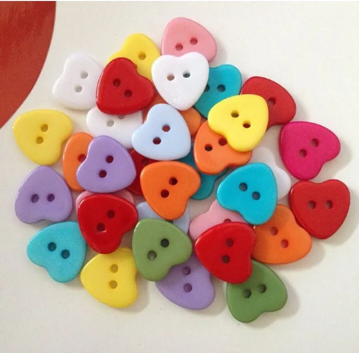 

100Pcs 2 Holes Heart Buttons Candy Color Decoration Sewing Craft Flatback Sewing Scrapbooking Button DIY 15MM