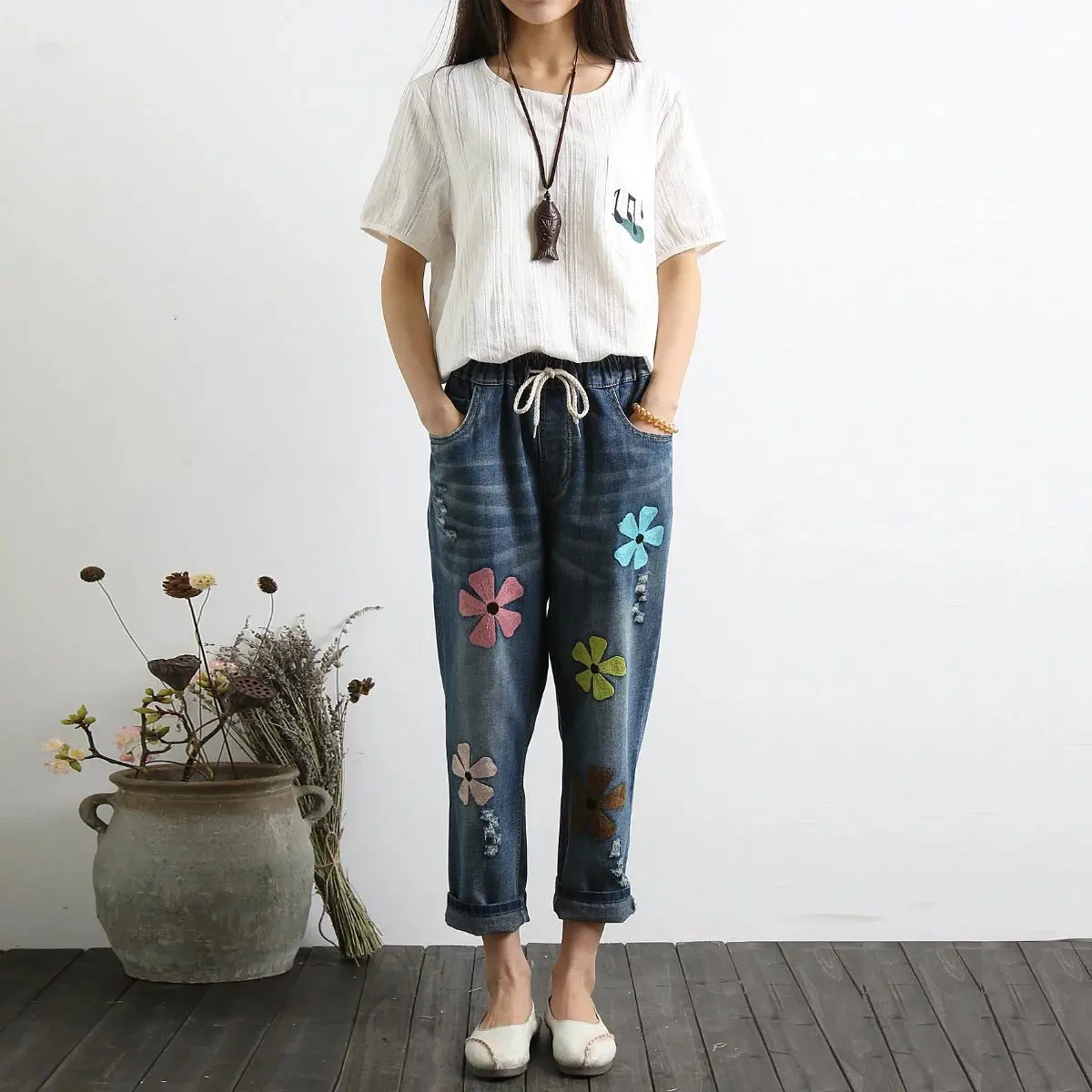 Summer New Female Line Sen Hole Letter Embroidered Flowers Loose Nine Points Jeans Trousers Women