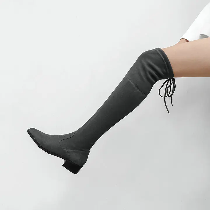 Женские облегающие сапоги из флока на плоской подошве, Сапоги выше колена, модные высокие сапоги с острым носком, зимняя удобная обувь, цвет черный, винный, красный, серый