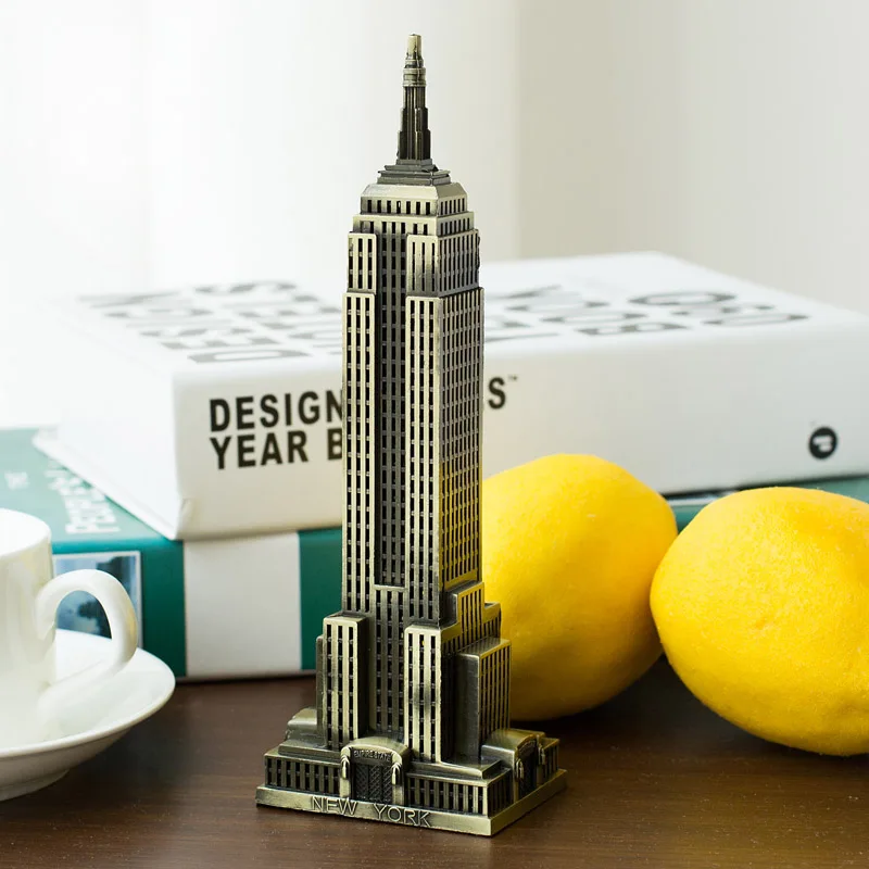 The famous New York The Empire State Building building ...