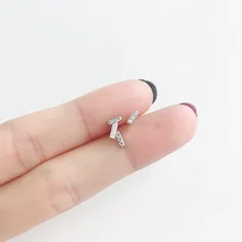 925 пробы серебряные серьги-гвоздики в западном стиле для женщин, минималистичный маленький молот, антиаллергенные несимметричные серьги-гвоздики