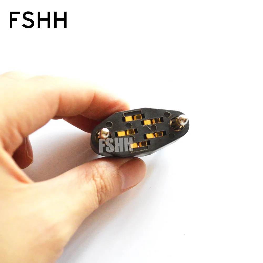 

Iron seal transistor test socket