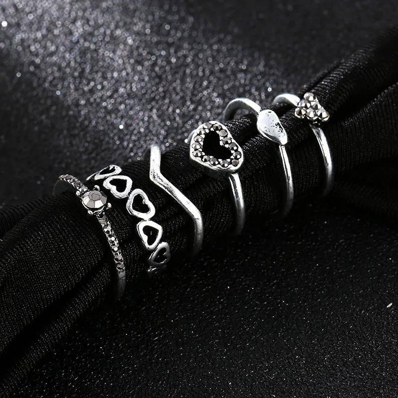 

6 Pcs/set Vintage Silver Alloy Metal Heart Rings For Women Fashion Retro Crystal Rhinestone Ring Set Ladies Party Jewelry Bijoux