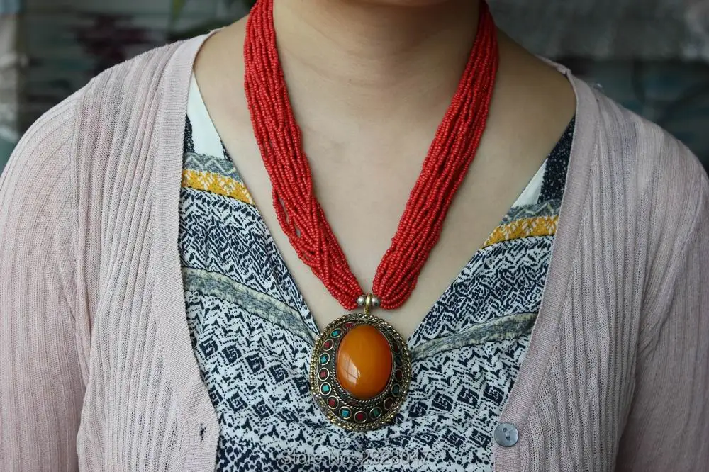 

NK206 Ethnic Tibetan Large Resin Mila Oval Pendant Necklace Nepal Handmade Multi Rows Mini Coral Beaded Necklaces New Arrival