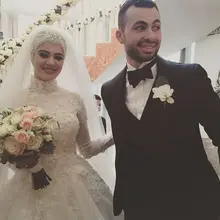 Arabic Muslim Hijab Wedding Dress Gelinlik Robe de Mariage Ball Gown Sheer Long Sleeve Organza Flowers Wedding Gowns 2017 YWD32