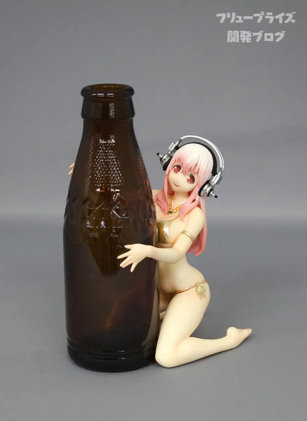 

13CM Super Sonico Bikini Hold the bottle Sexy Anime Collectible Action Figure PVC toys for christmas gift free shipping