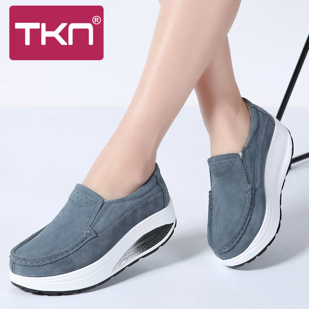 

2019 Spring Women Sneakers Platform Shoes Thick Soled Leather Suede Slip on Creepers Platform Flats Shoes Moccasins Womens 523