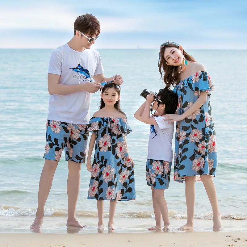 Holiday Family Matching Outfits Off Shoulder Mother and Daughter Dresses Mommy and Me Clothes Dad Son Clothing Sets Summer Look