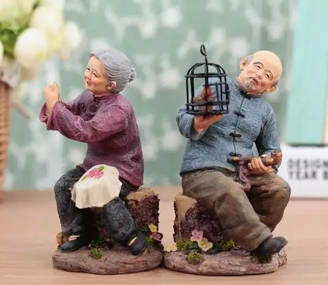 

New unique creative home decoration arts and crafts, grandpa and grandma xiaodang first out the resin home decoration
