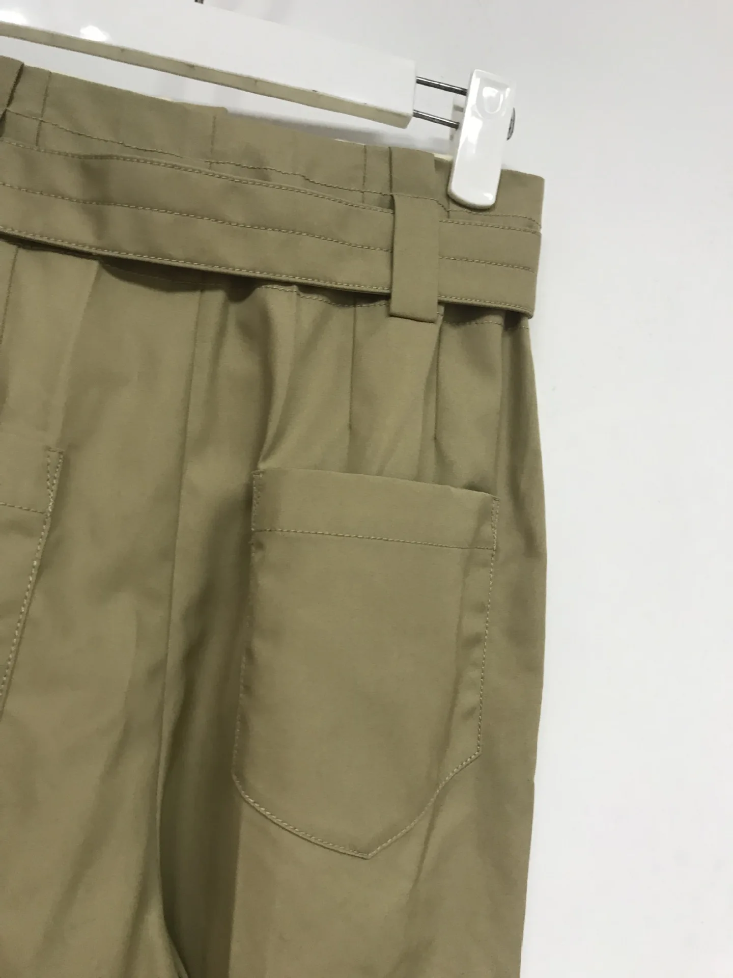 Spring and Summer 2019 New Gold Pure Temperament Leisure Button High-waist Women's Trousers Sashes Full Length Pants Women Spring and Summer 2019 New Gold Pure Temperament Leisure Button High-waist Women's Trousers Sashes Full Length Pants Women