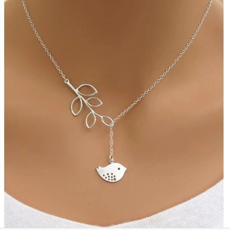 

RONGQING 1Pcs Cute Laurel Leaf Cruz Bird Pendant Necklace For Women Gift Jewelry Birdie Animal Sister Gift