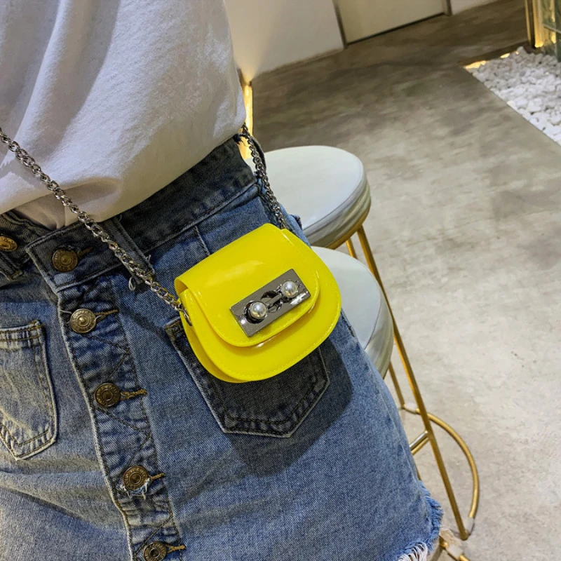 

2019 New Macaron Candy Color Shoulder Bags Pearl Chains Saddle Clear Messenger Bags Fashion Women Mini Cross Body Bag Bolso