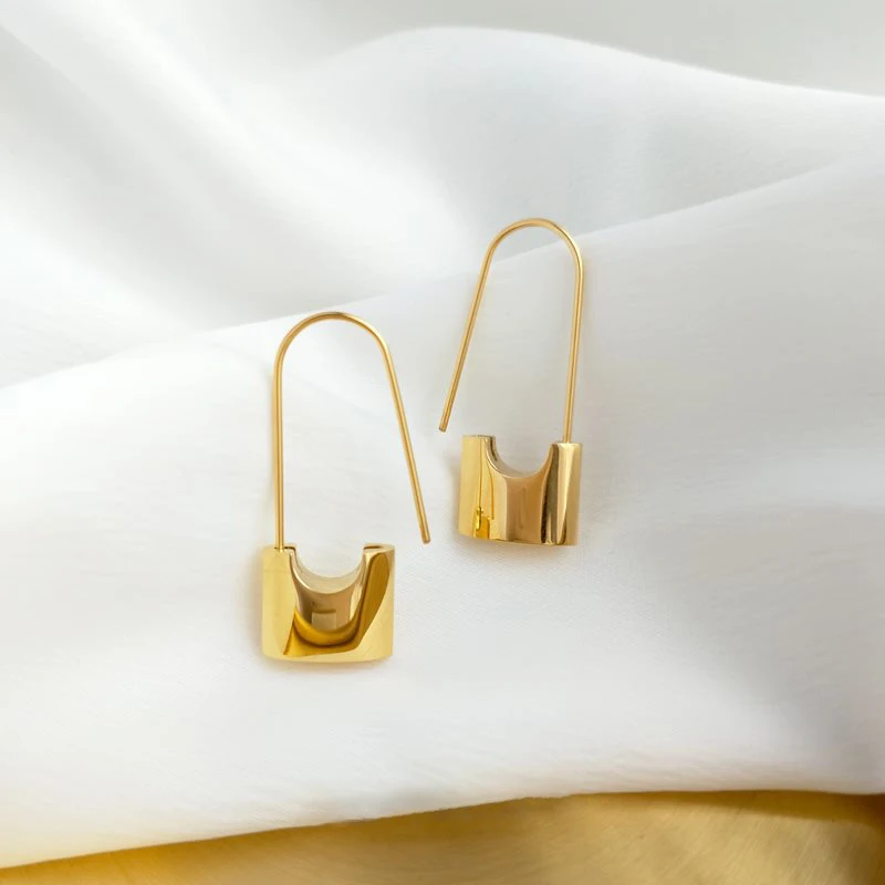 

Wholesale Lock Earrings Long Hoop Earring Gold Color Small Loop Earrings For Women Rock Party Jewelry Brinco 2019 New Fashion