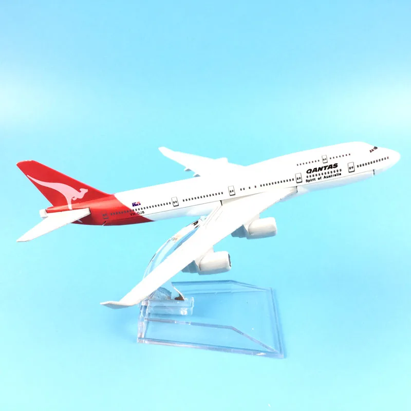 Модель самолета австралийского авиационного стандарта Qantas B747 Airlines модель Боинг