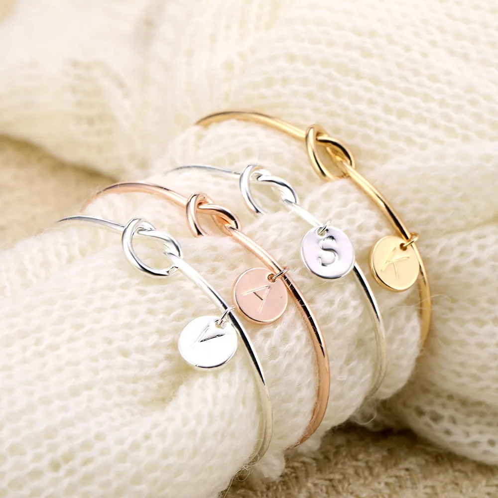 Модные Простые закрученные манжеты с открытым узлом, браслеты с диском и надписью, очаровательный браслет для женщин, розовое золото, браслеты с буквами