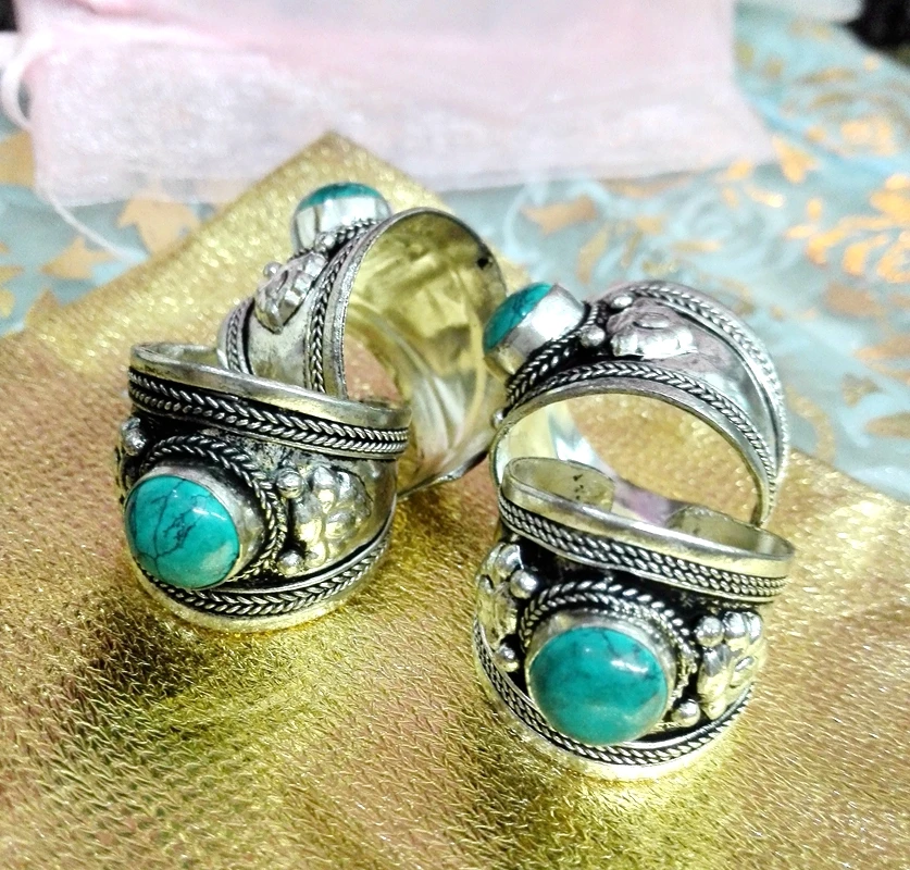 

1 Piece Excellent Bright stone howlite Bead Wide Ring Old Tibet Silver Buddhism Nepal Ring Adjustable charm Party Unisex Gift