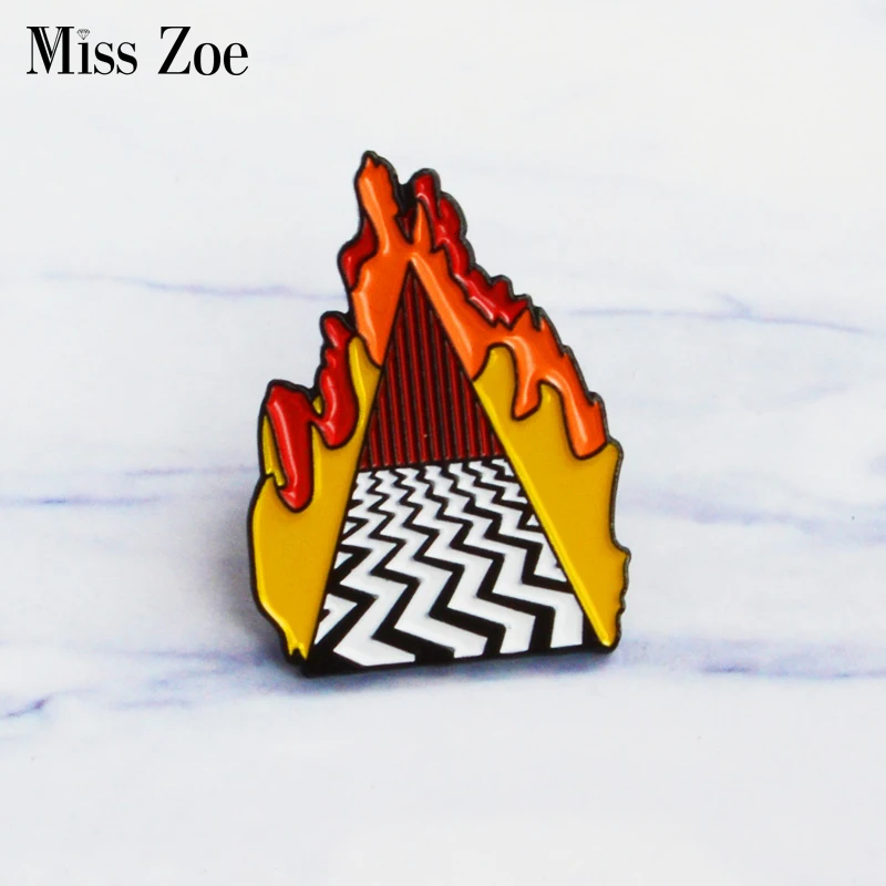 

Lynch Style enamel pin Twin Peaks badge Red curtain brooch icons Denim coat Jeans shirt bag Button Pin Gift for friends fans