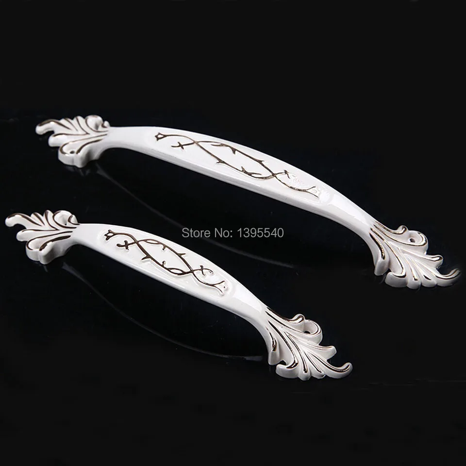 Invory cabinet  handles.jpg
