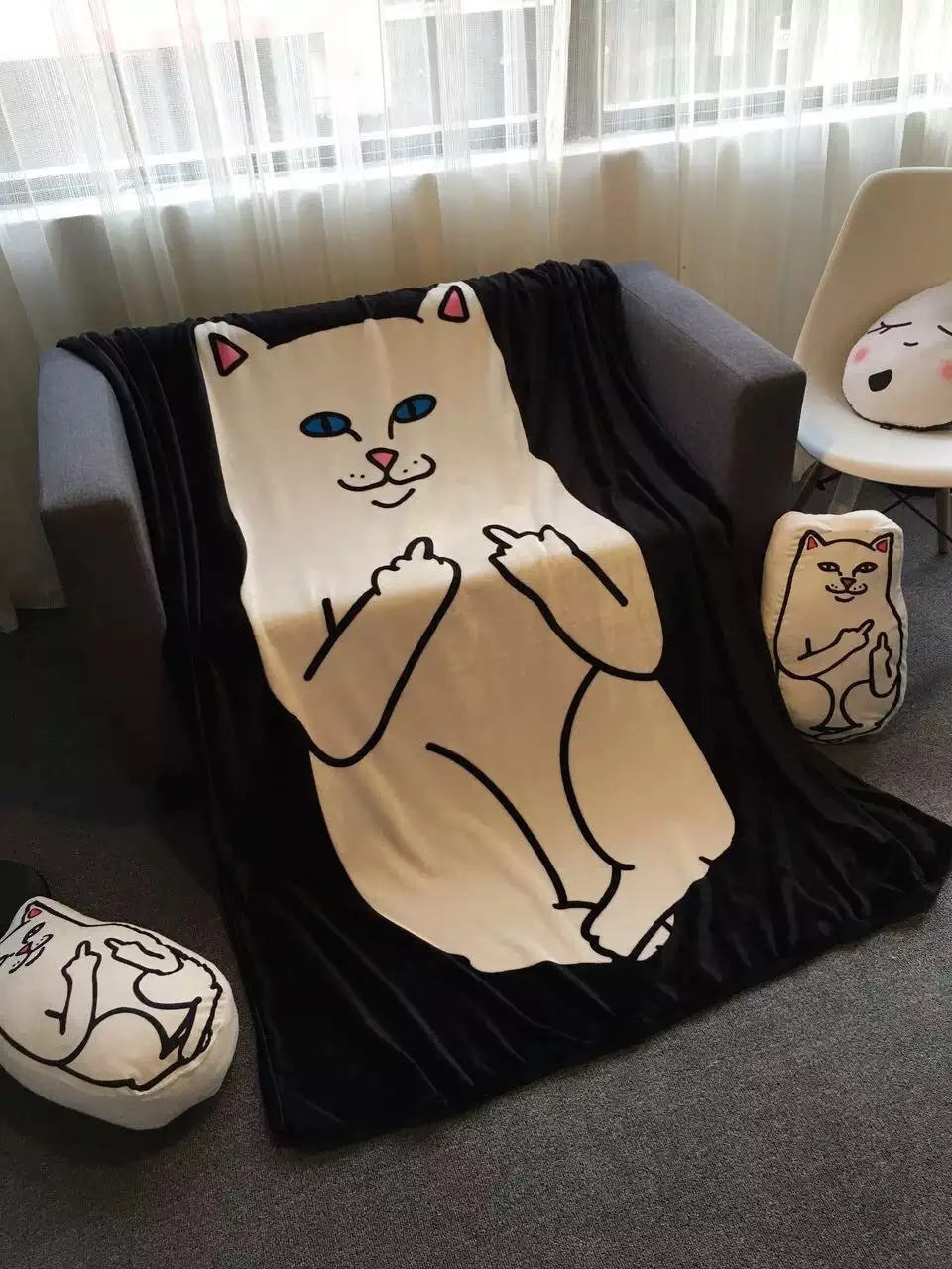 

Hot ! Ripndip Nermal Pocket Soft Blanket Fleece Blanket Throws on Sofa/Bed/Plane Travel Plaids Carpet 150*200cm Free Shipping