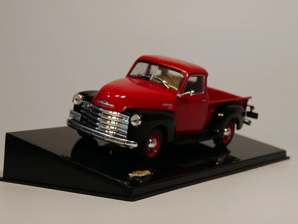 

ixo 1:43 Chevrolet 3800 1950 Diecast model car