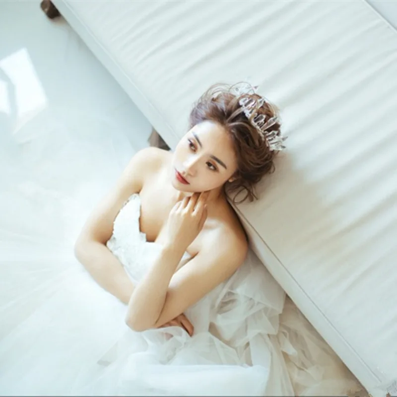 Ceny Królewski ślub kryształowa korona dla kobiet żywica kryształ kwarcowy syrenka Tiara Bridal Crystal ślubne akcesoria do włosów darmowa wysyłka