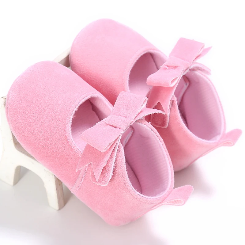 Зимние теплые ботинки для новорожденных девочек; милая обувь принцессы из мягкой кожи для малышей; Новое поступление; ботинки для девочек